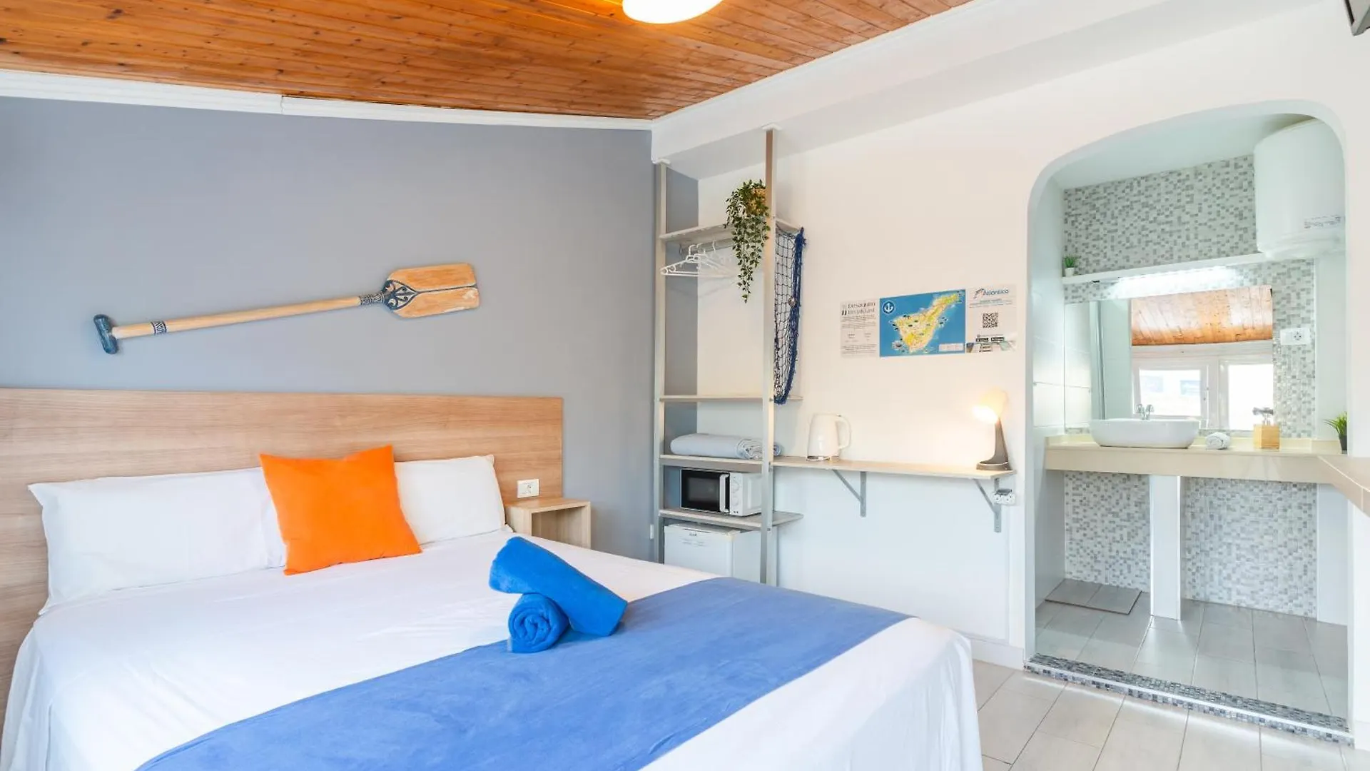 Hostel Neon Tenerife Guaza 0*,